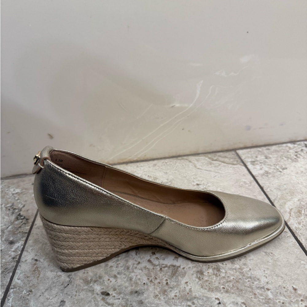 AEROSOLES Metallic Gold Rounded Toe Wedge - Picture 3 of 3